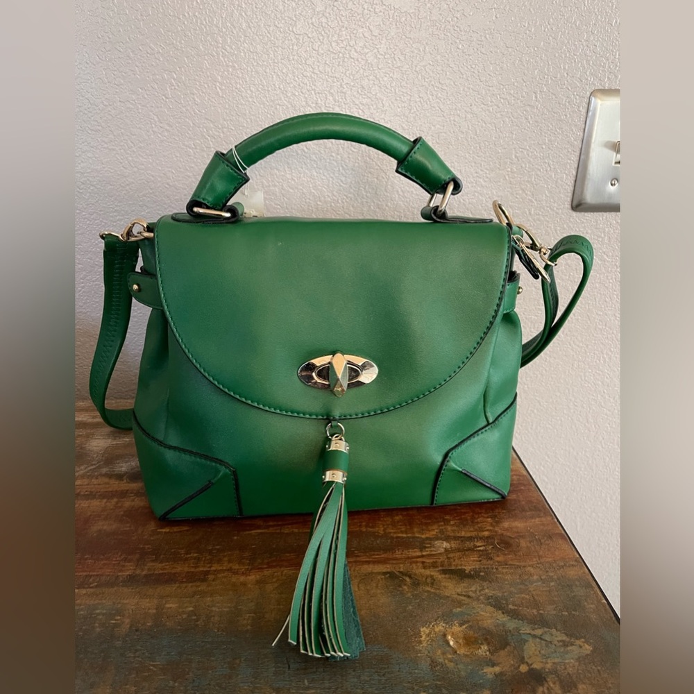 NEW Crossbody/Handle Shoulder Bag Inside Pocket Back Zipper Compartments NWT